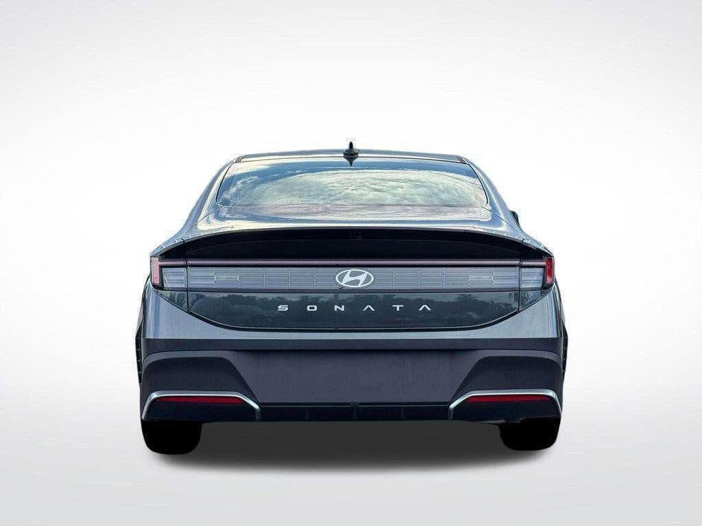 New 2026 Hyundai Sonata SE FWD image 6