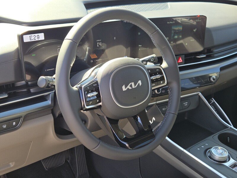 New 2026 Kia Carnival LXS FWD image 11