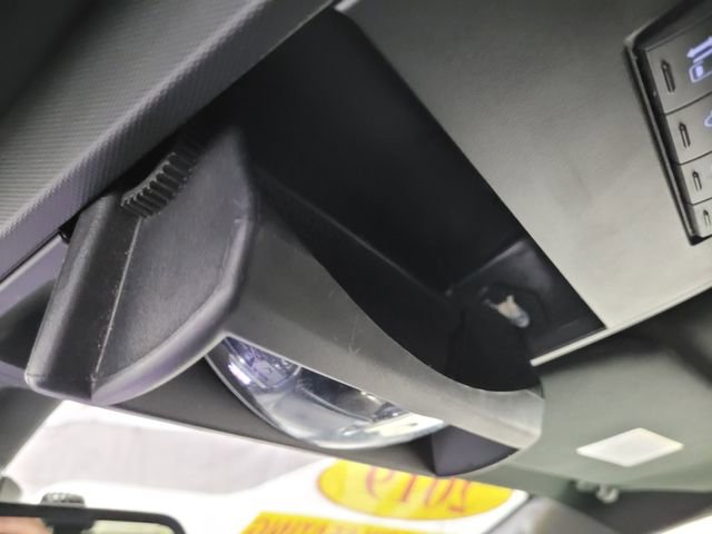 Used 2019 Dodge Grand Caravan SXT w/ Rear Park Assist Package image 33