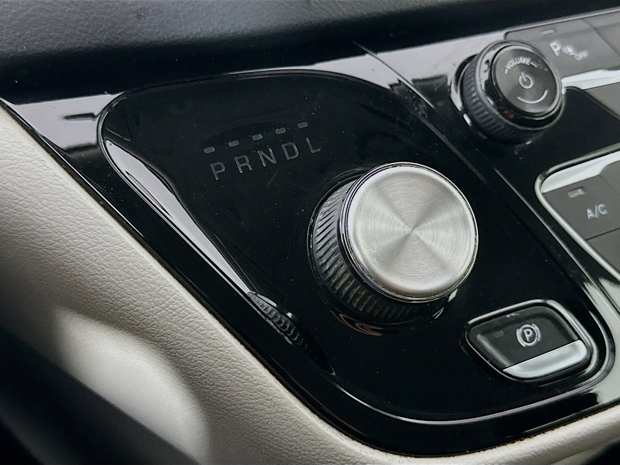 Used 2018 Chrysler Pacifica L image 23