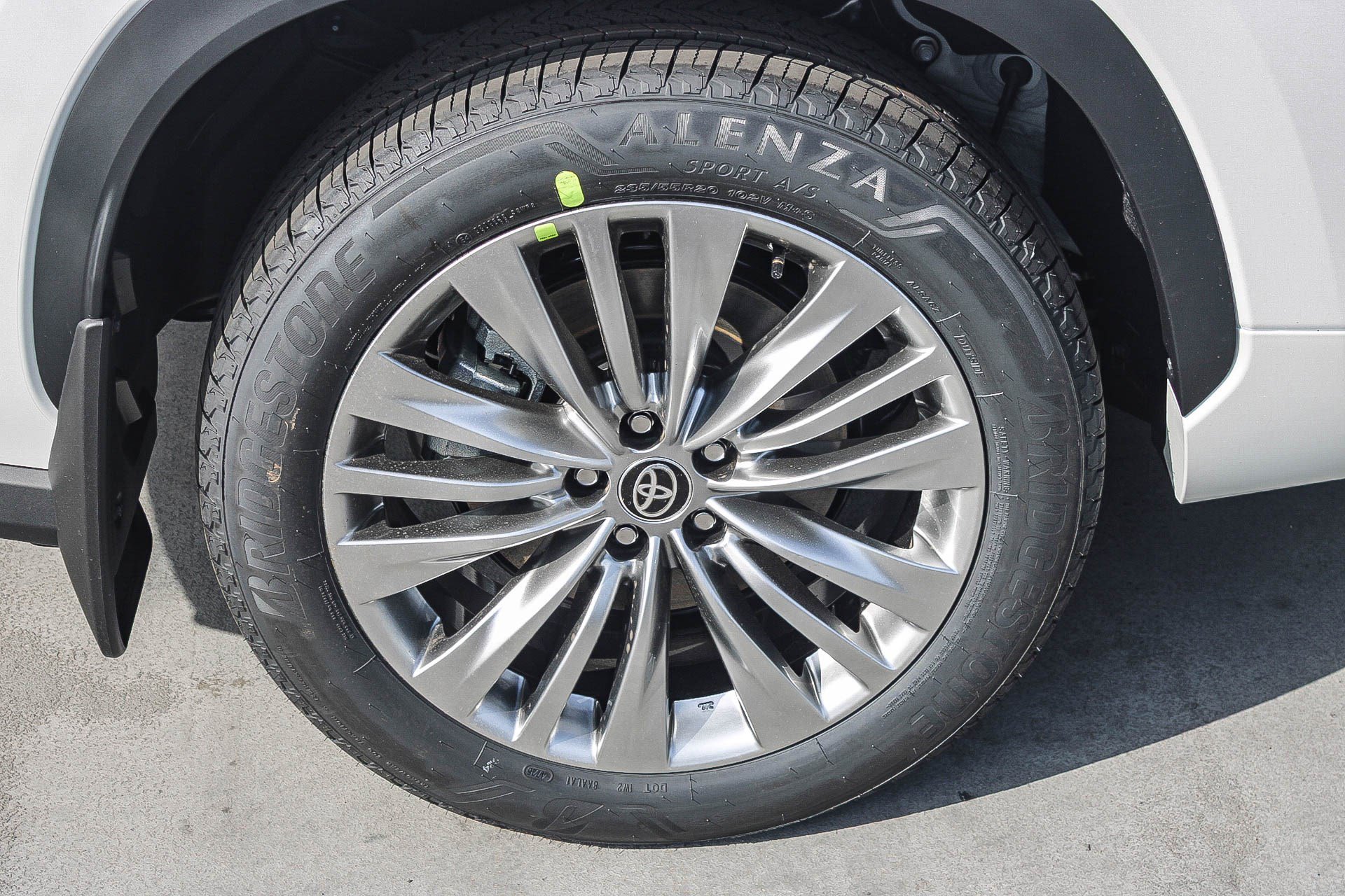 New 2026 Toyota Highlander Platinum image 12