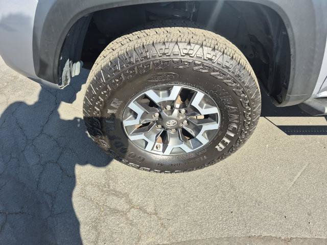 Used 2020 Toyota Tacoma TRD Off-Road w/ TRD Premium Off Road Package AWD/4WD image 26
