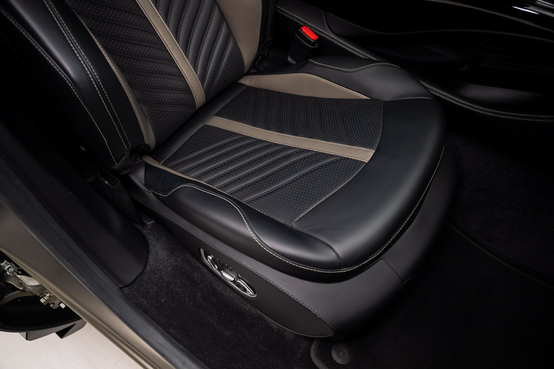 Used 2023 Aston Martin DBX 707 AWD/4WD image 63