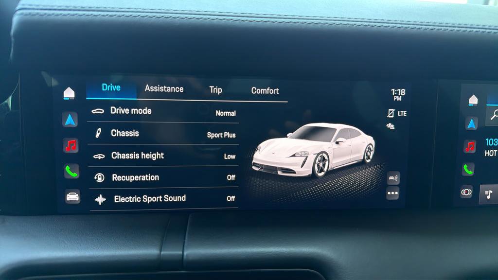 Used 2023 Porsche Taycan 4S w/ Premium Package image 27