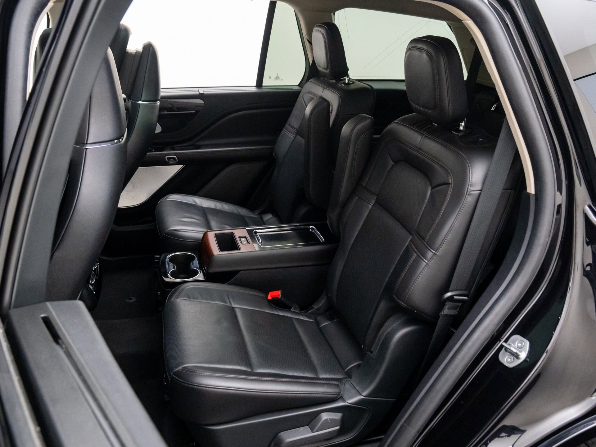 Used 2023 Lincoln Aviator Reserve w/ Equipment Group 201A image 17