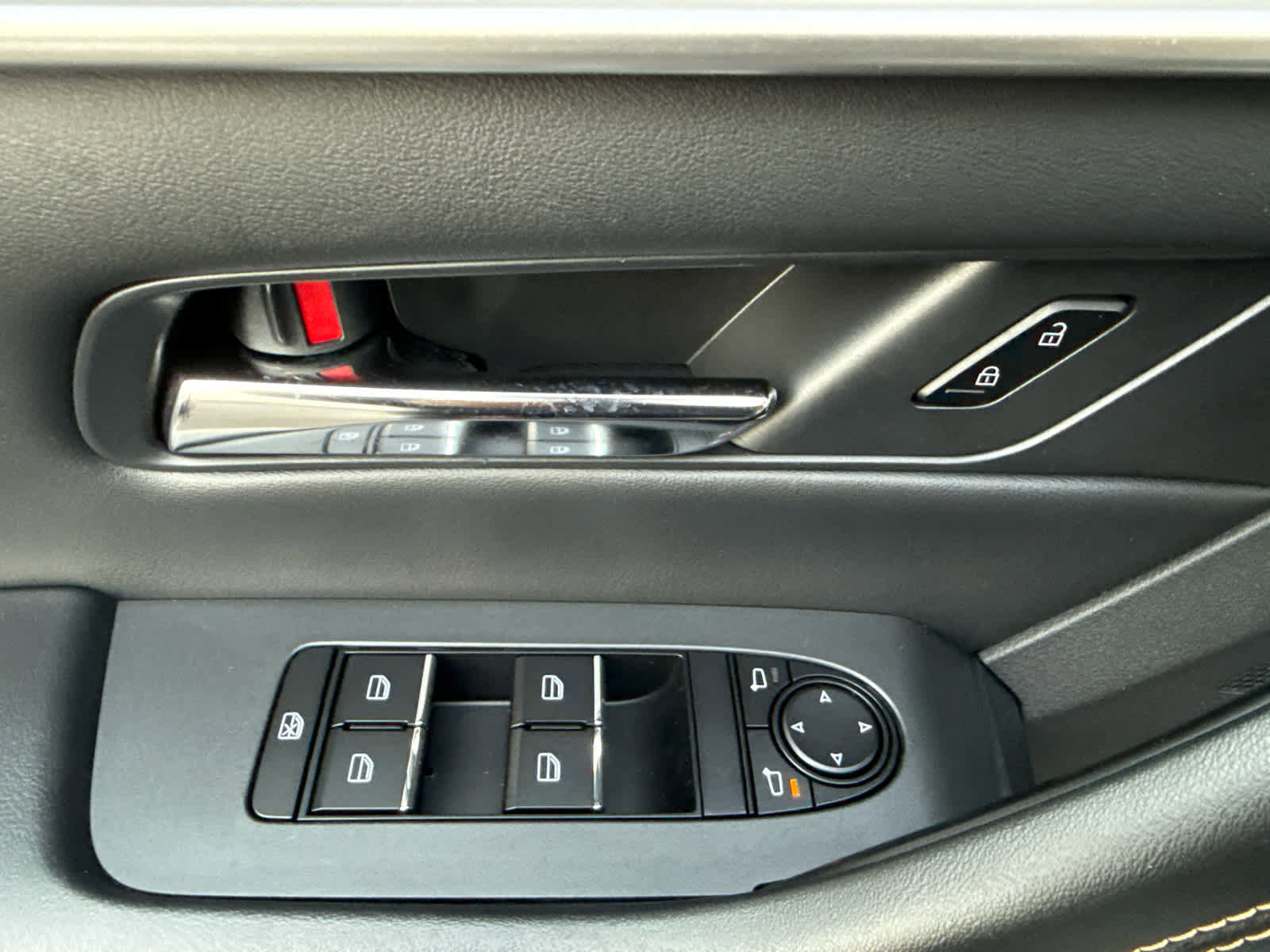 Used 2024 MAZDA CX-90 Plug-In Hybrid w/ Preferred image 12