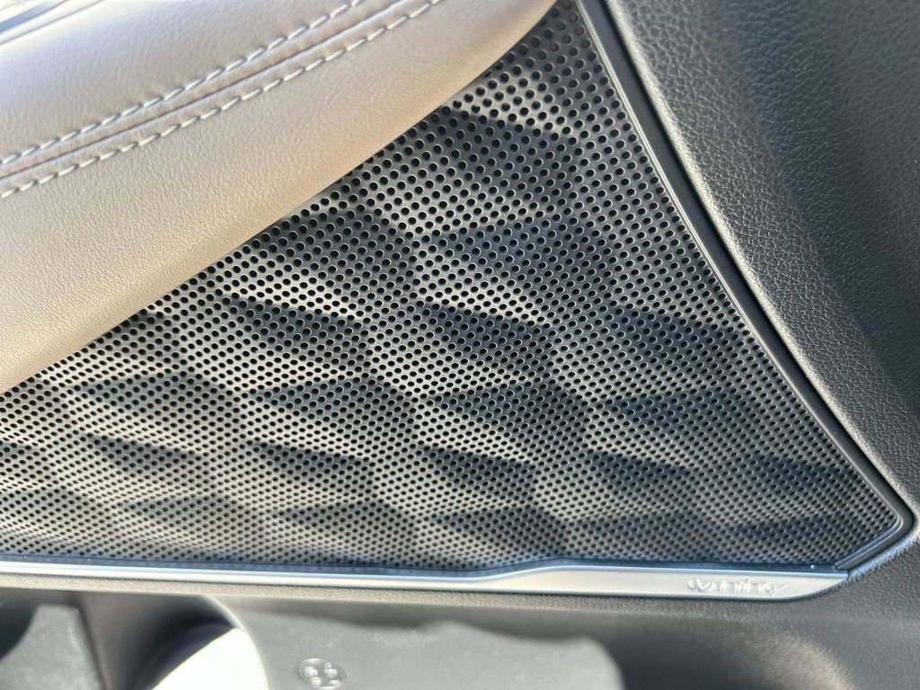 Used 2020 Hyundai Santa Fe Limited image 24