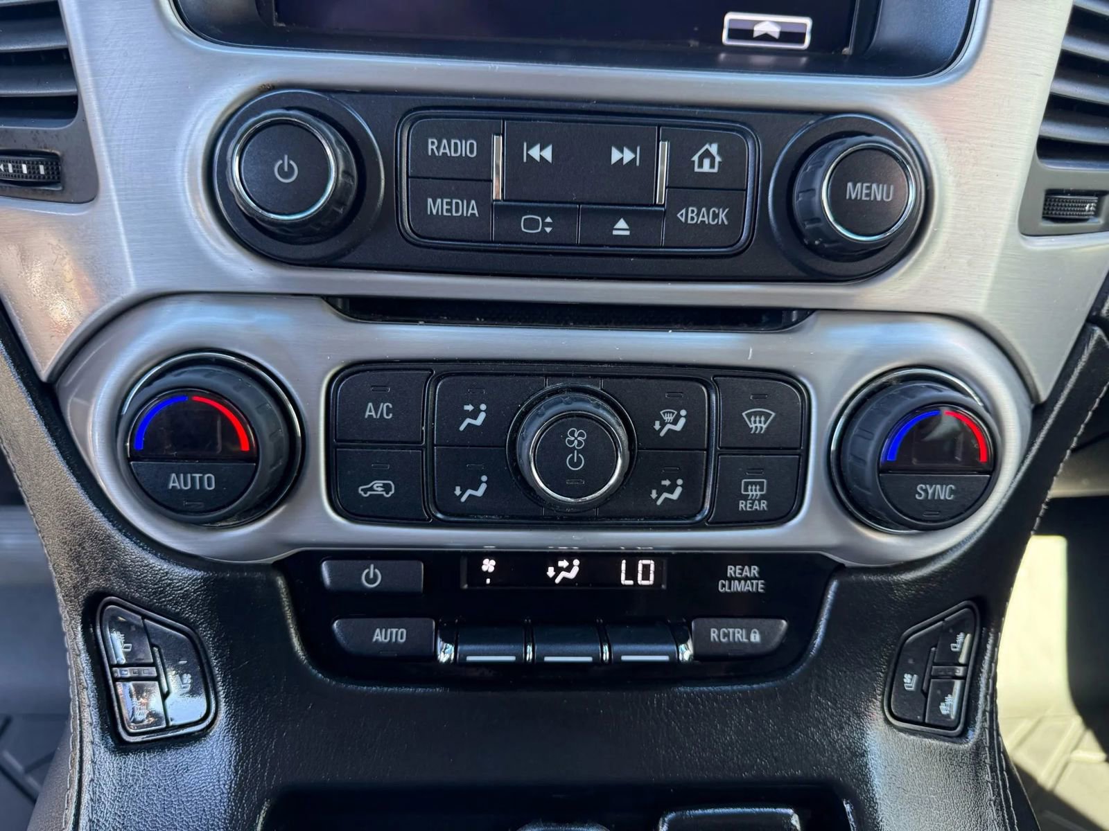 Used 2019 GMC Yukon XL SLT image 25