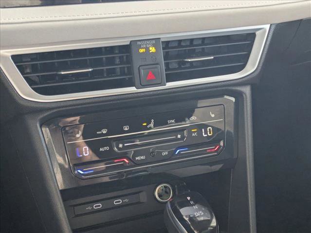 Used 2025 Volkswagen Taos SE image 13