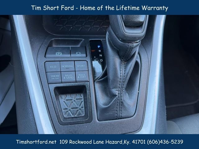 Used 2025 Toyota RAV4 XLE w/ Convenience Package image 17