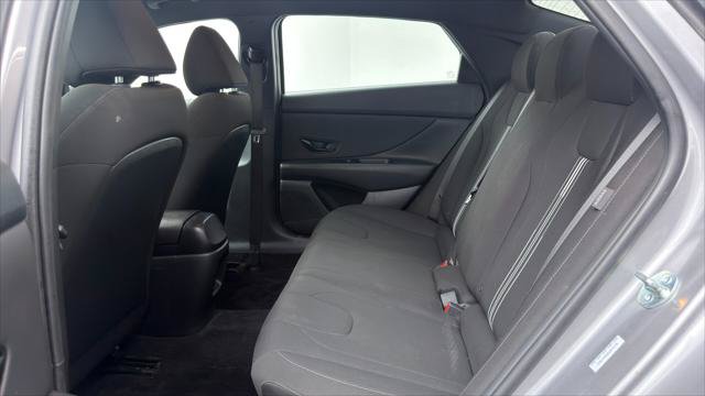 Used 2025 Hyundai Elantra Sport FWD image 17