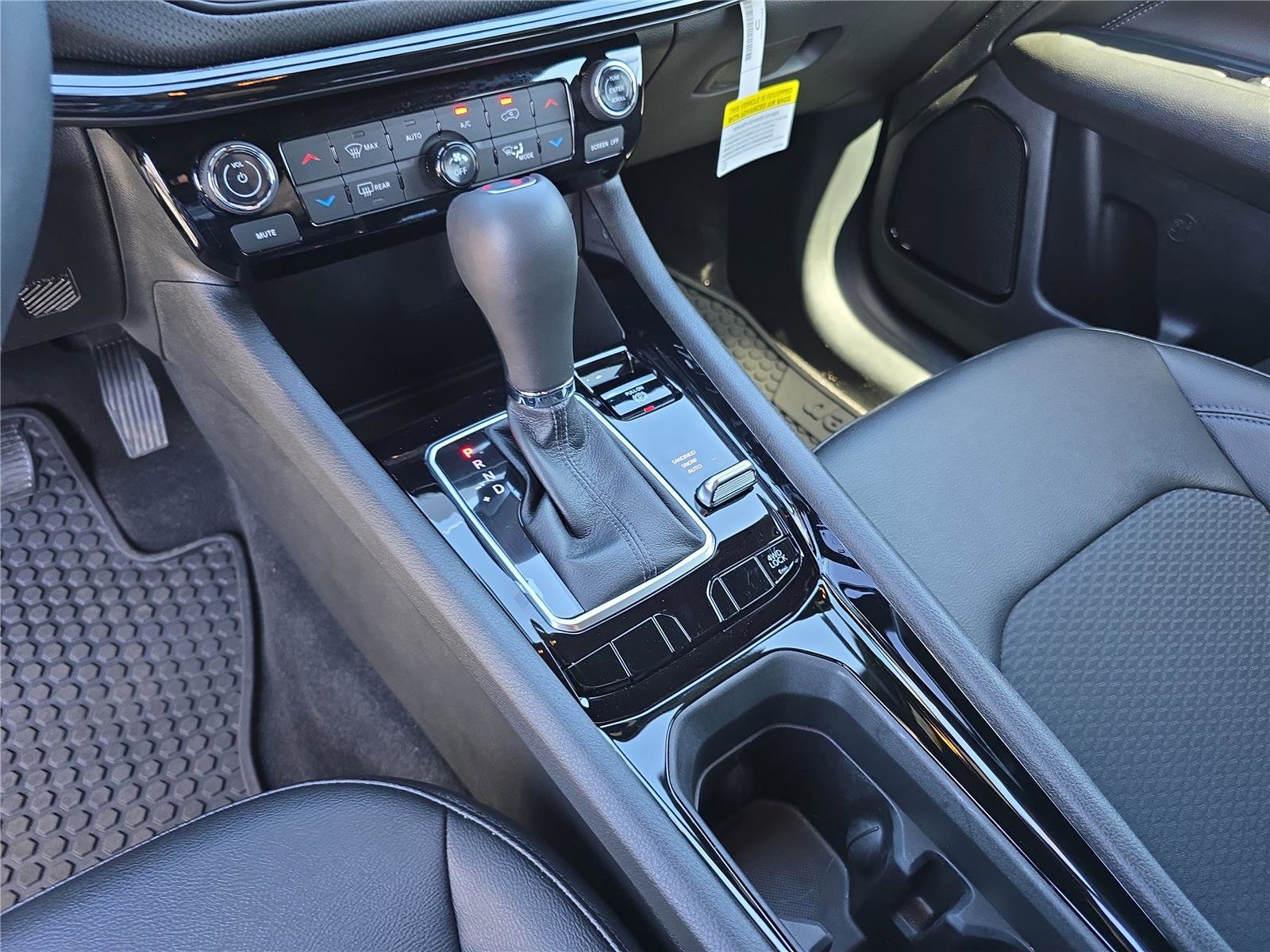 New 2026 Jeep Compass Latitude image 30