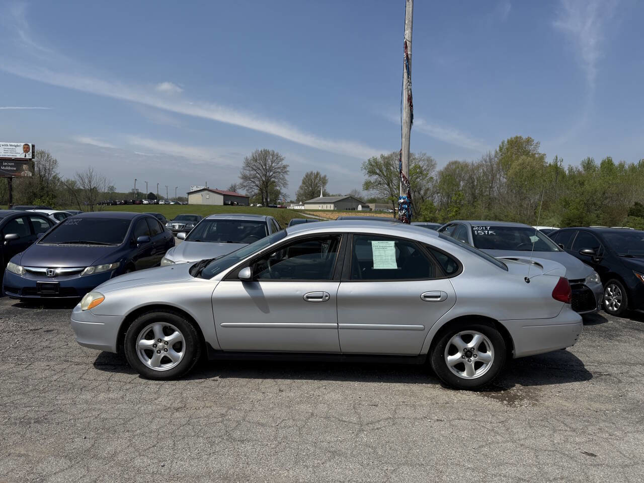 Used 2003 Ford Taurus SE FWD image 3