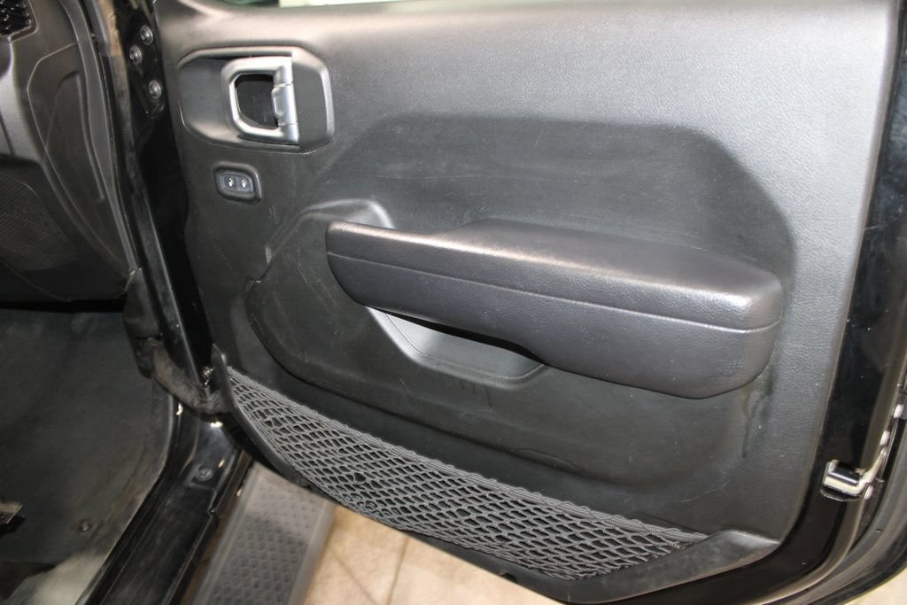 Used 2023 Jeep Wrangler Unlimited Sport AWD/4WD image 24