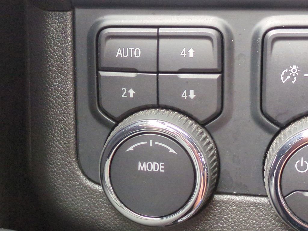 Used 2025 Chevrolet Suburban Z71 AWD/4WD image 30
