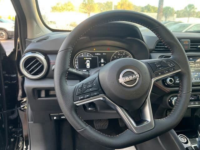 New 2025 Nissan Versa SR w/ Trunk Package image 19