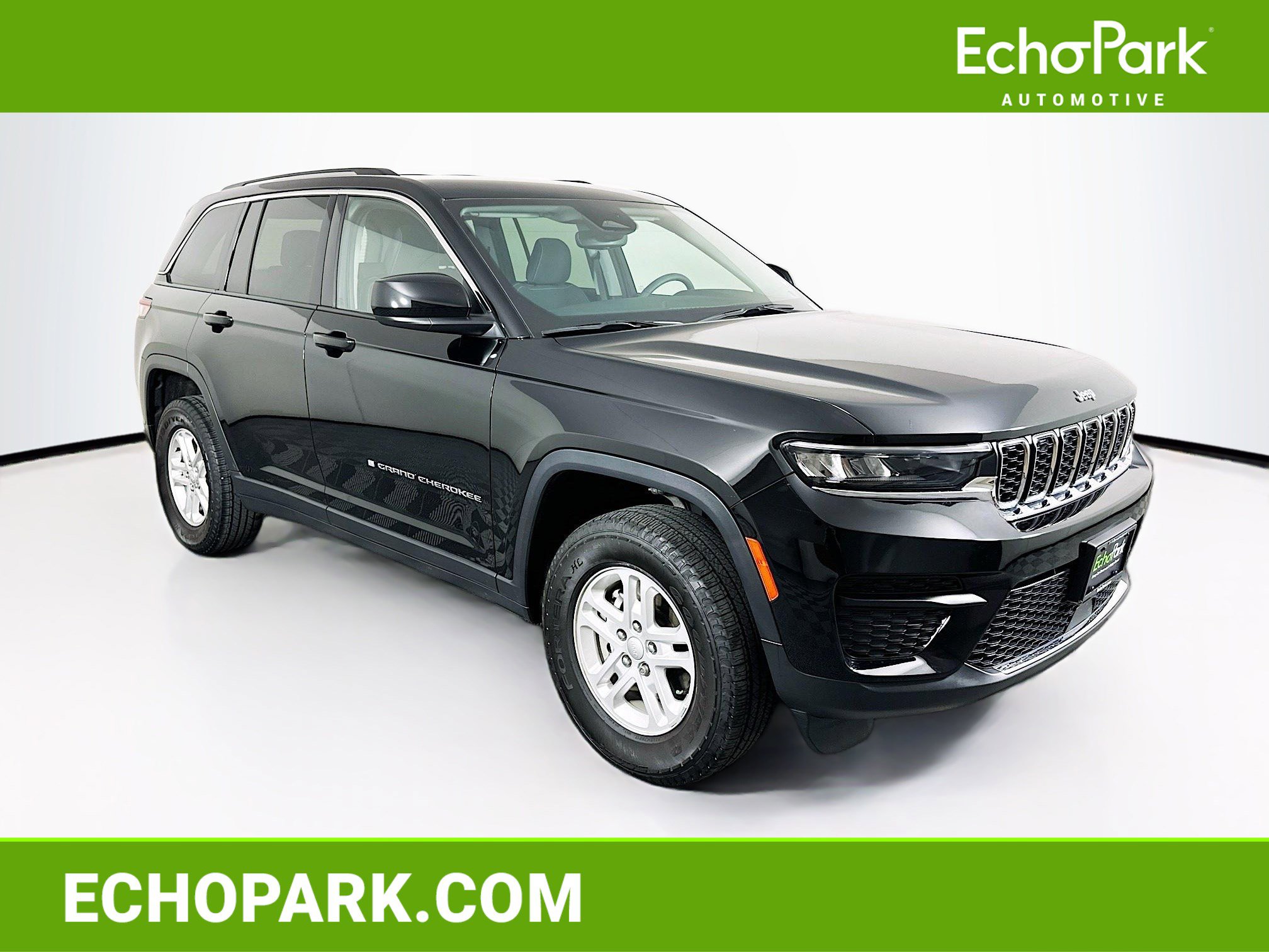 Used 2023 Jeep Grand Cherokee Laredo w/ Luxury Tech Group I AWD/4WD image 1