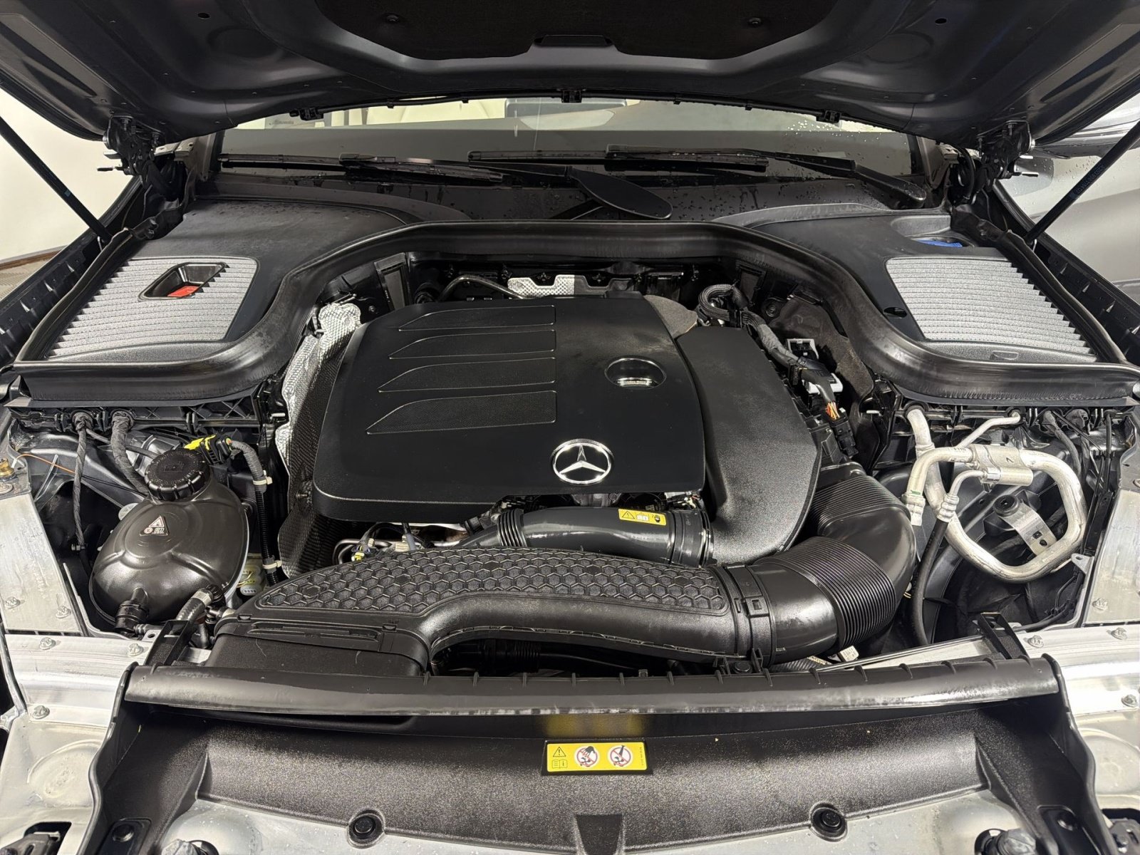 Used 2020 Mercedes-Benz GLC 300 4MATIC image 27