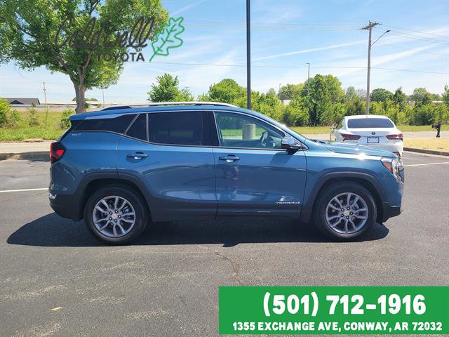 Used 2024 GMC Terrain SLT image 4