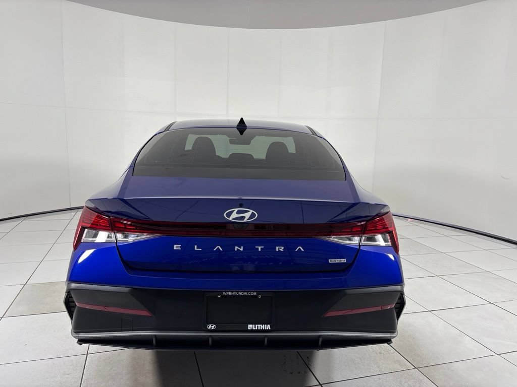 New 2025 Hyundai Elantra Hybrid FWD image 4
