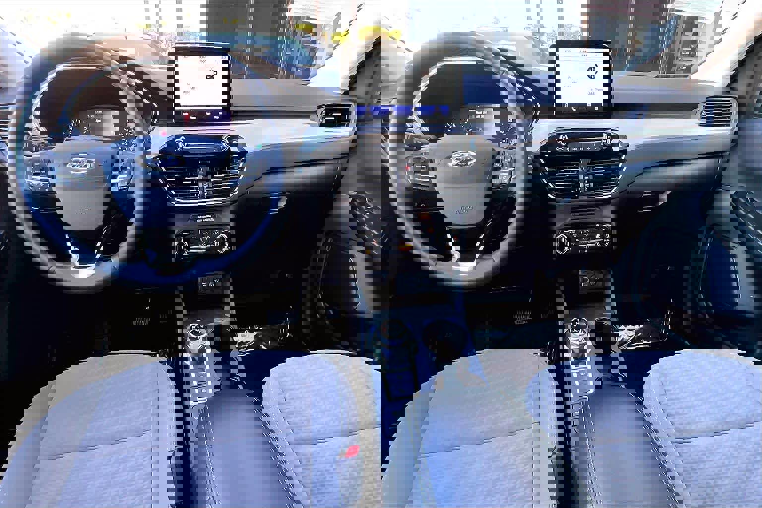 Used 2022 Ford Escape SE w/ SE Sport Appearance Package image 16