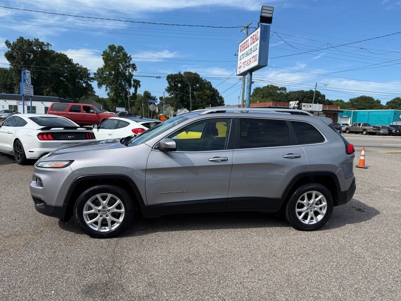 Used 2018 Jeep Cherokee Latitude image 4