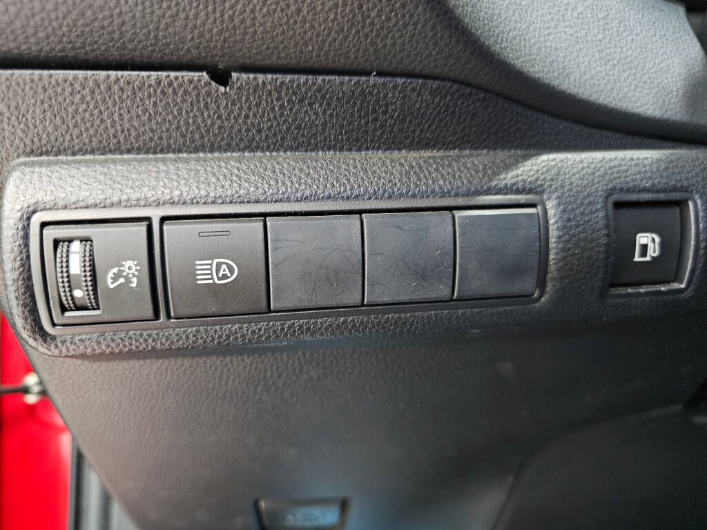 Used 2020 Toyota Corolla LE w/ Carpet Mat Package (TMS) image 27