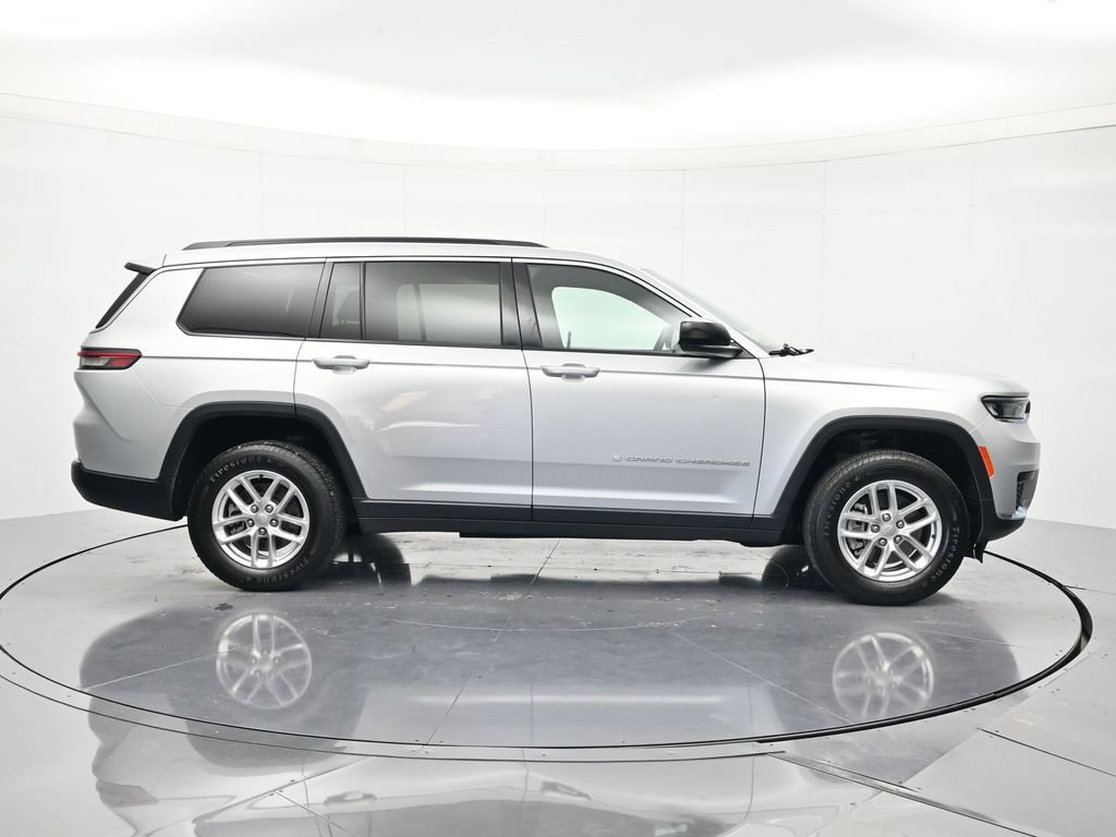 Used 2024 Jeep Grand Cherokee L Laredo RWD image 4