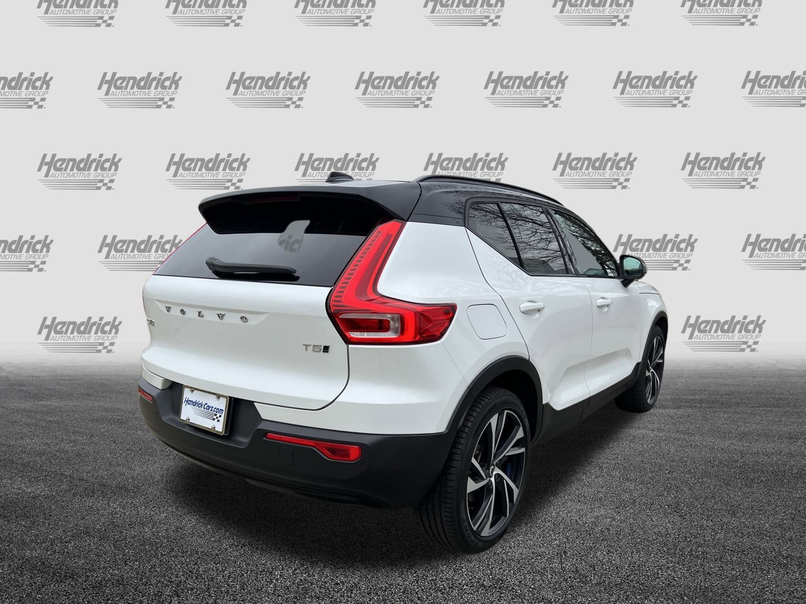 Used 2021 Volvo XC40 T5 R-Design w/ Advanced Package image 9