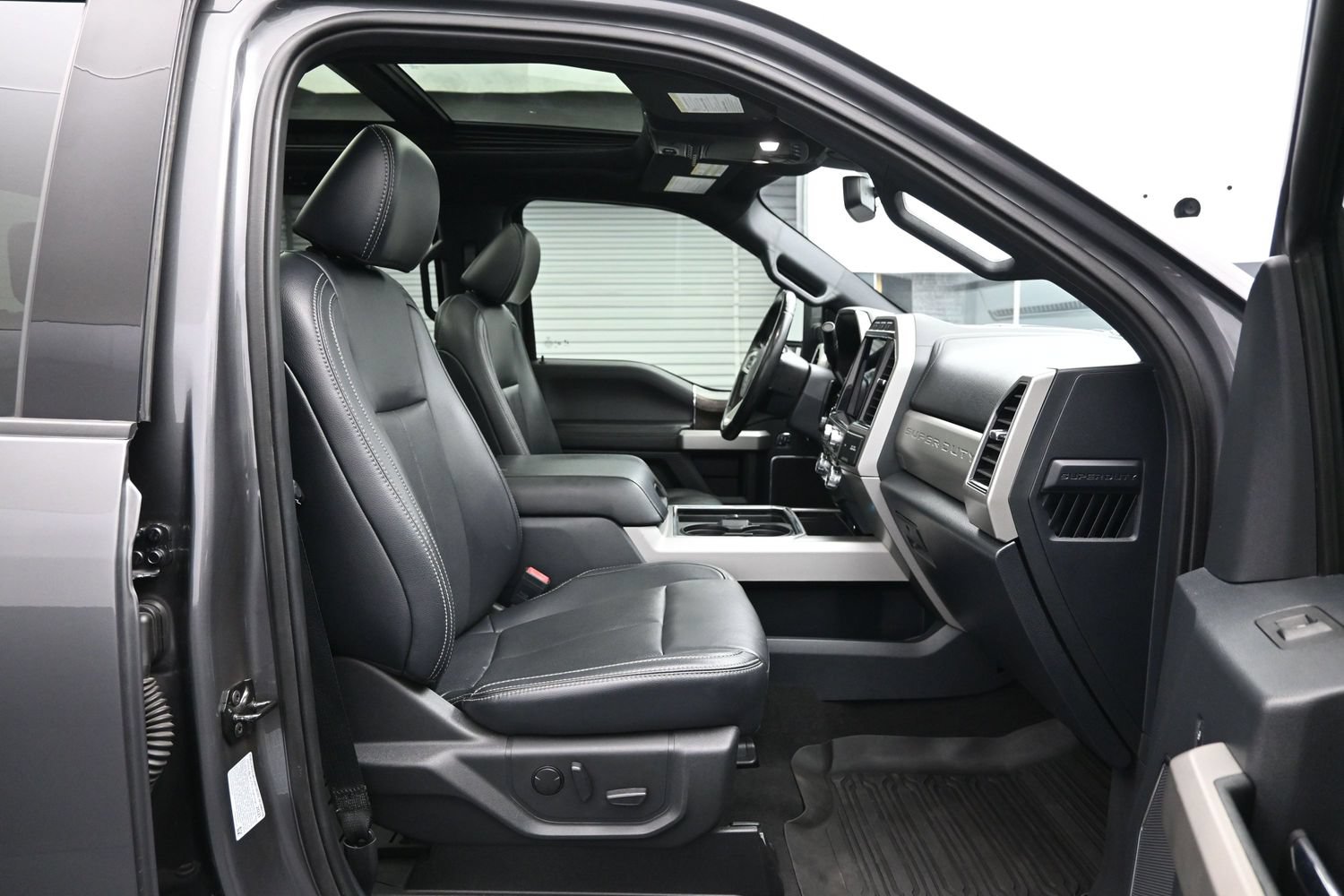 Used 2022 Ford F250 Lariat w/ Tremor Off-Road Package AWD/4WD image 13