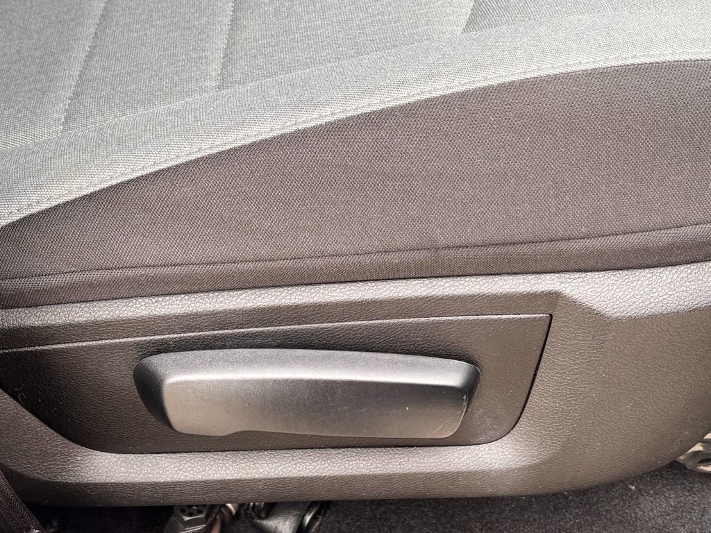 Used 2022 RAM 1500 Classic SLT image 26