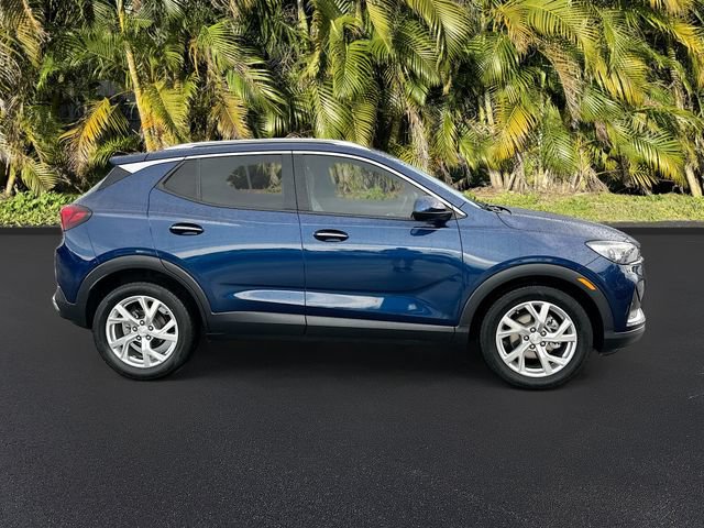 Used 2022 Buick Encore GX Essence w/ Advanced Technology Package FWD image 3