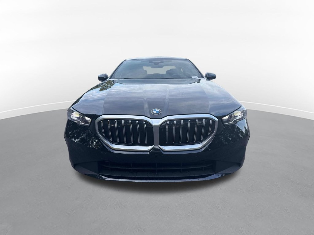 Used 2024 BMW 530i w/ Premium Package RWD image 3