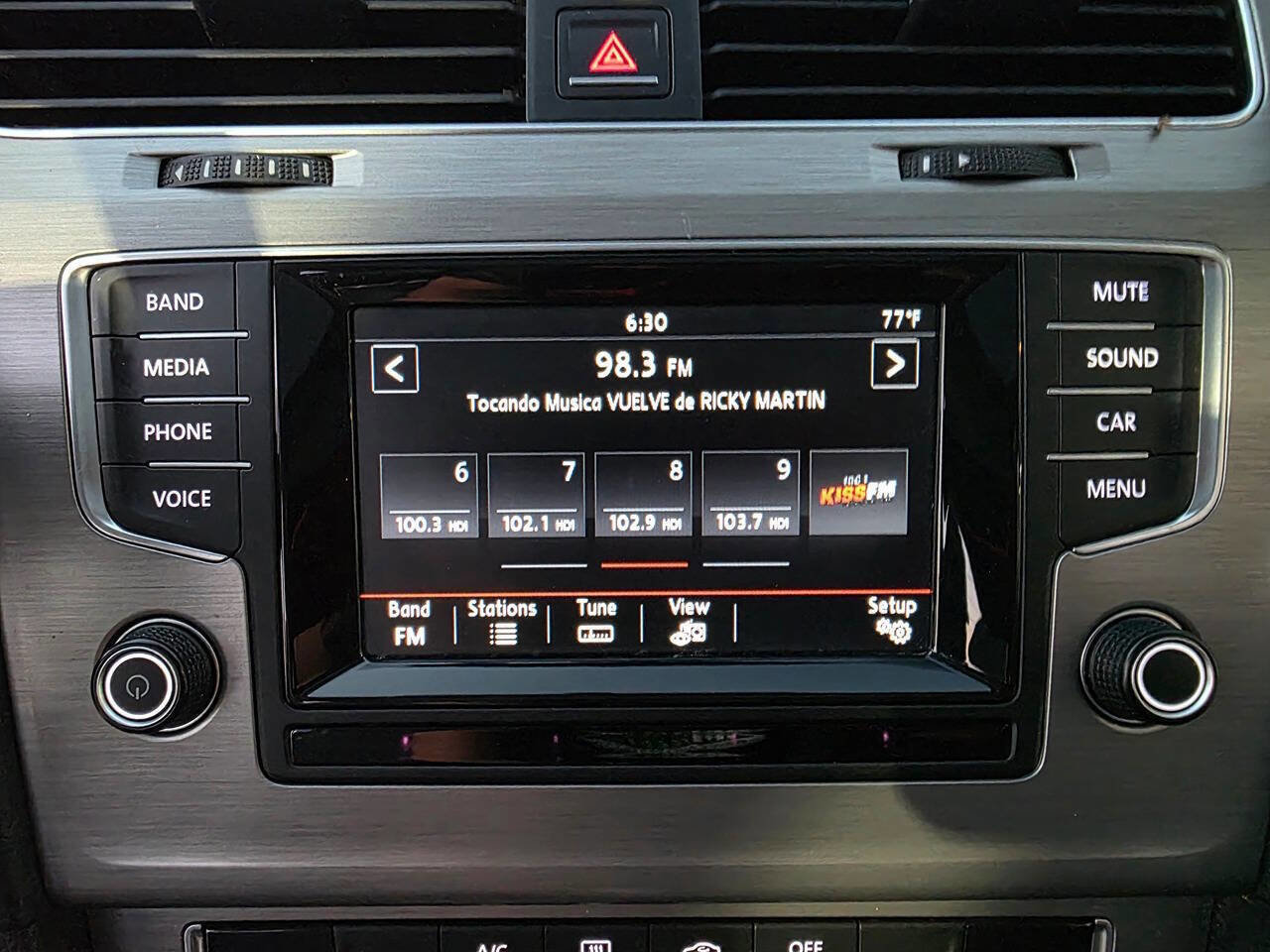 Used 2015 Volkswagen Golf S image 36