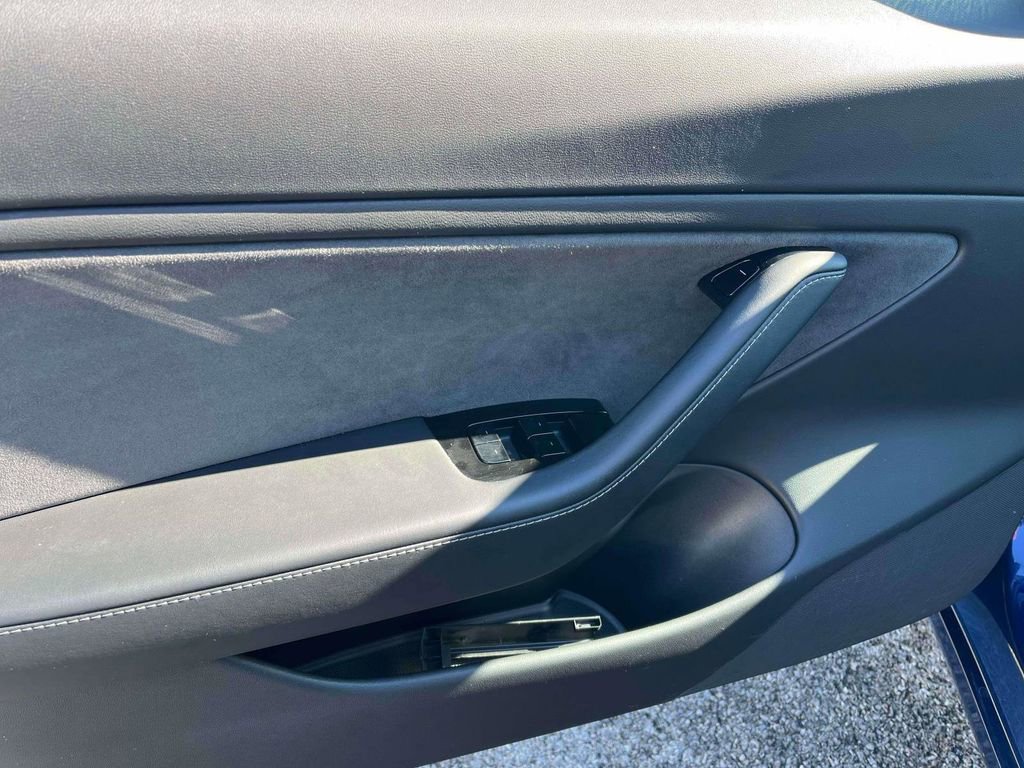 Used 2018 Tesla Model 3 Long Range image 12