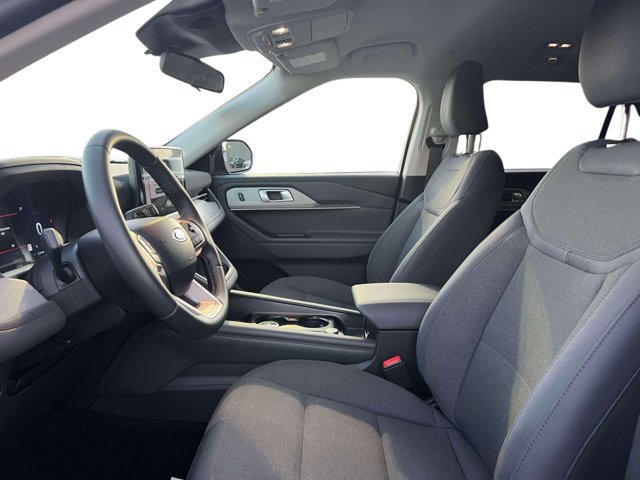 Used 2026 Ford Explorer Active AWD/4WD image 21
