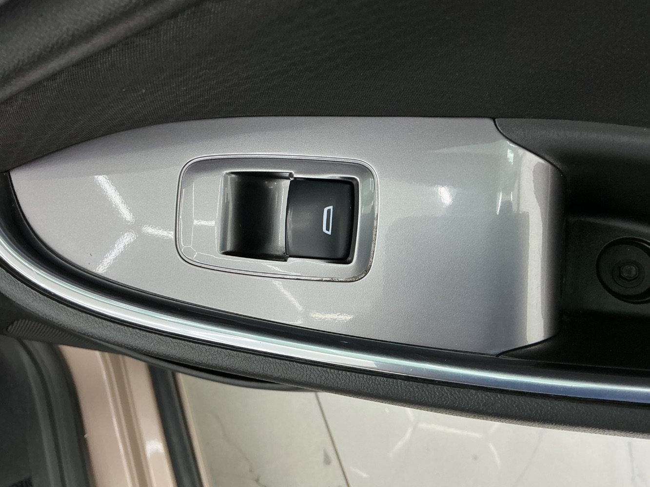 Used 2018 Chevrolet Malibu LT FWD image 40