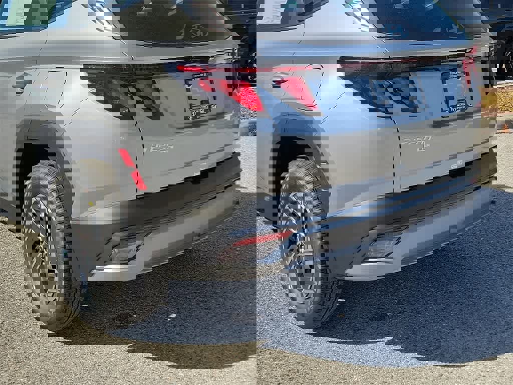 New 2026 Hyundai Tucson Blue SE image 8
