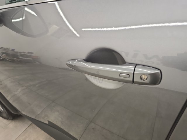 Used 2025 Nissan Pathfinder SV FWD image 21