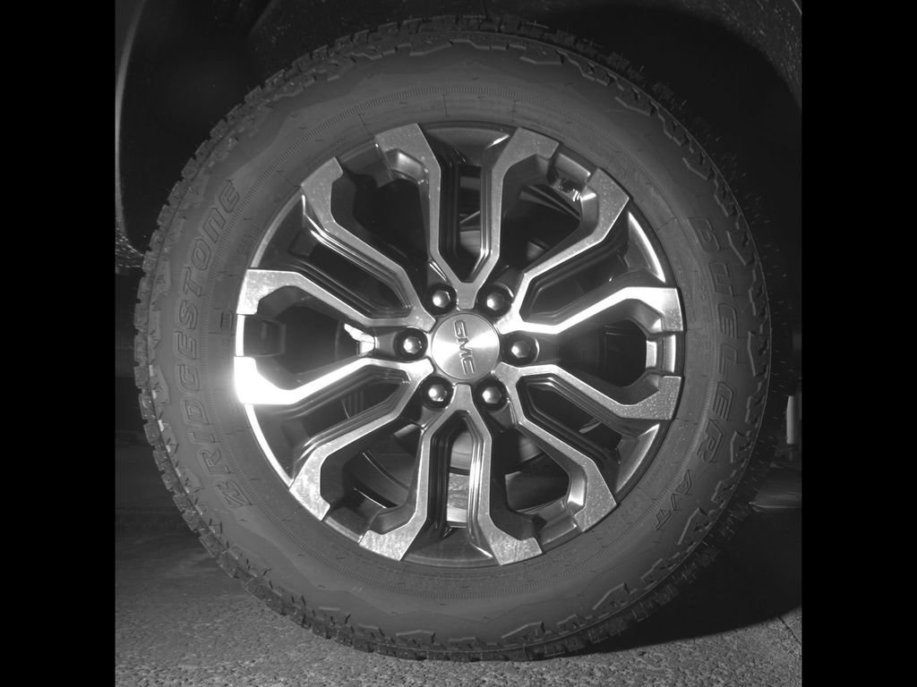 New 2026 GMC Canyon Denali image 13