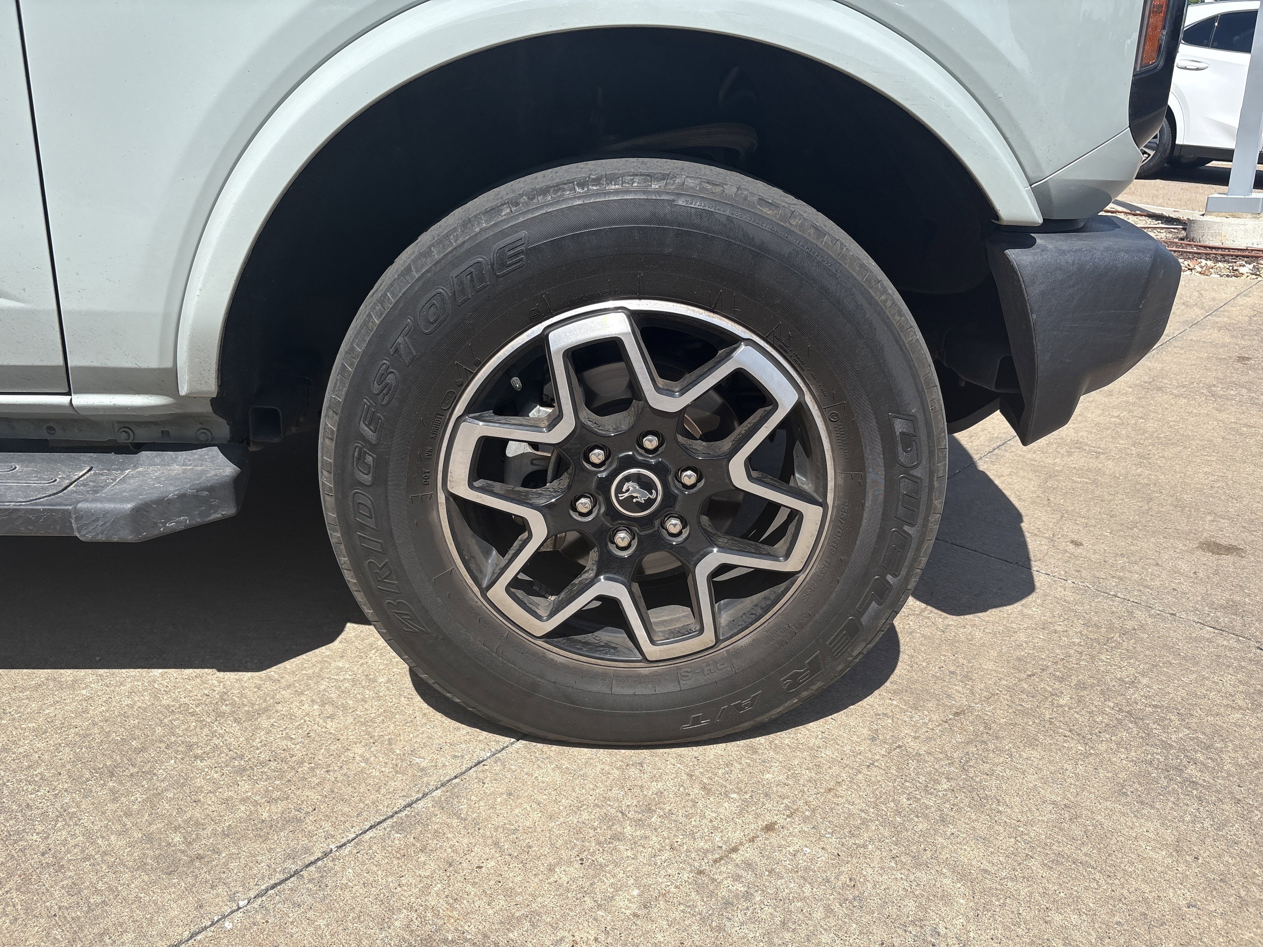 Used 2021 Ford Bronco Outer Banks AWD/4WD image 13