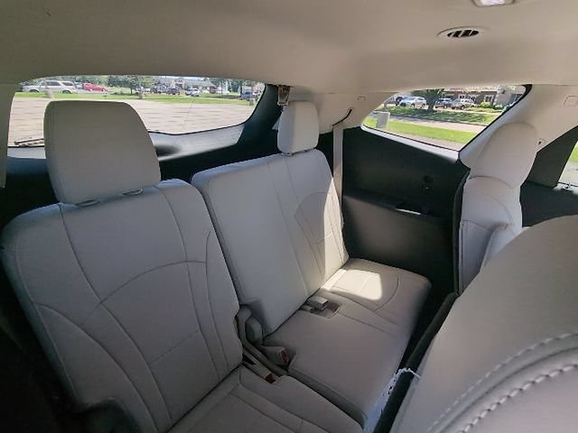 Used 2023 Buick Enclave Essence w/ Trailering Package, 5000 lbs. FWD image 5