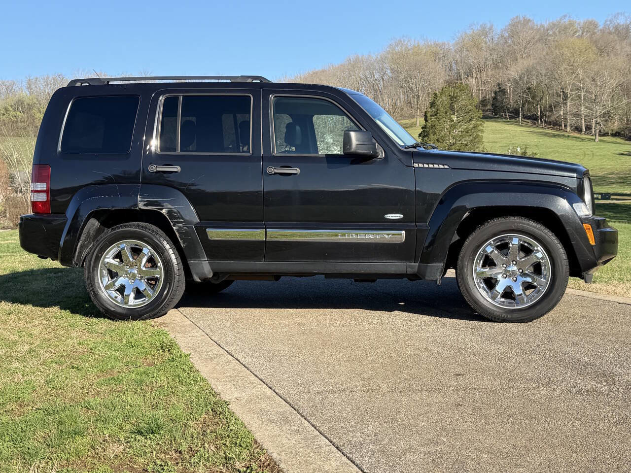 Used 2012 Jeep Liberty Sport image 13