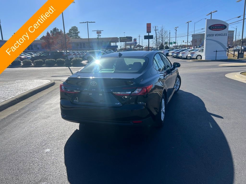 Used 2025 Toyota Camry LE image 5