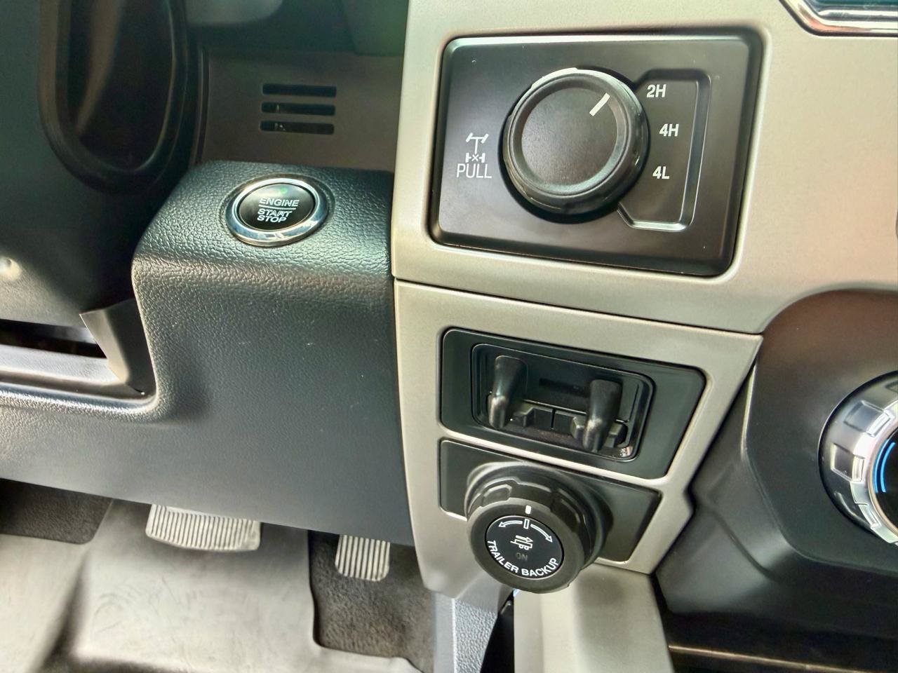 Used 2022 Ford F350 Lariat w/ Lariat Ultimate Package AWD/4WD image 31