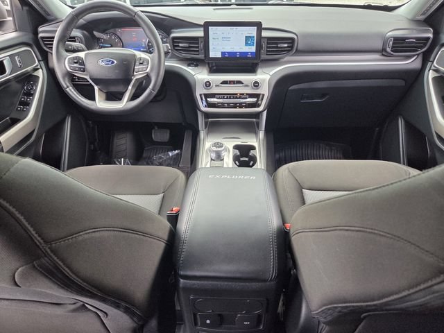 Certified 2024 Ford Explorer XLT RWD image 16