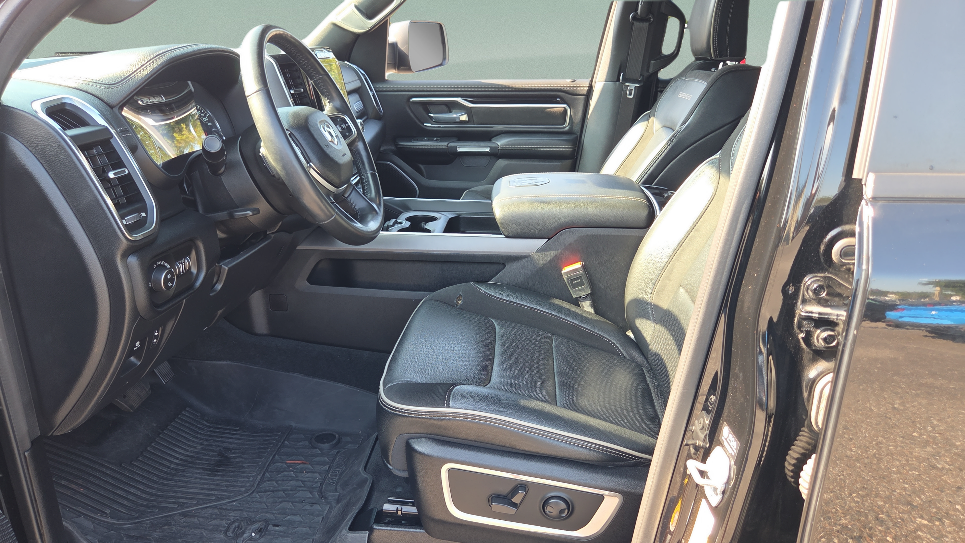 Used 2022 RAM 1500 Laramie w/ Sport Appearance Package RWD image 11