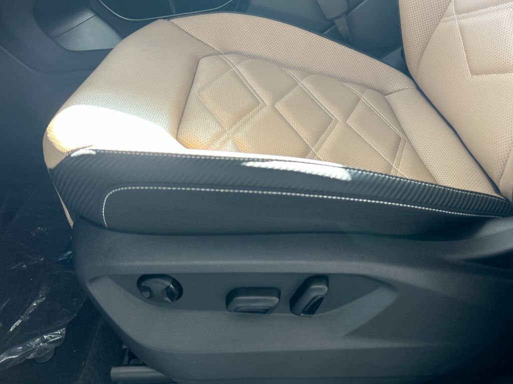 New 2026 Volkswagen Atlas Cross Sport SE image 12