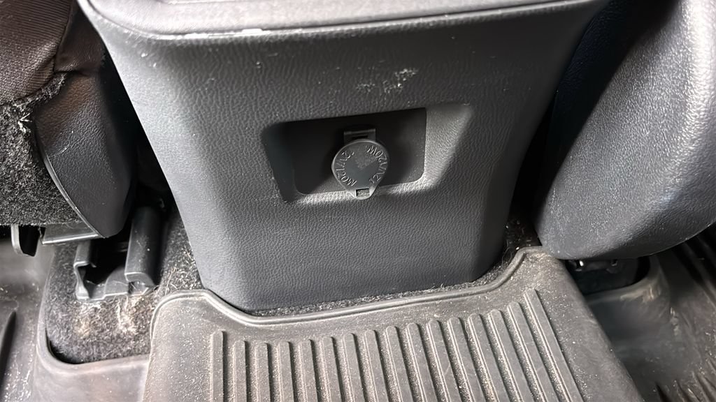 Used 2023 Toyota RAV4 LE AWD/4WD image 9