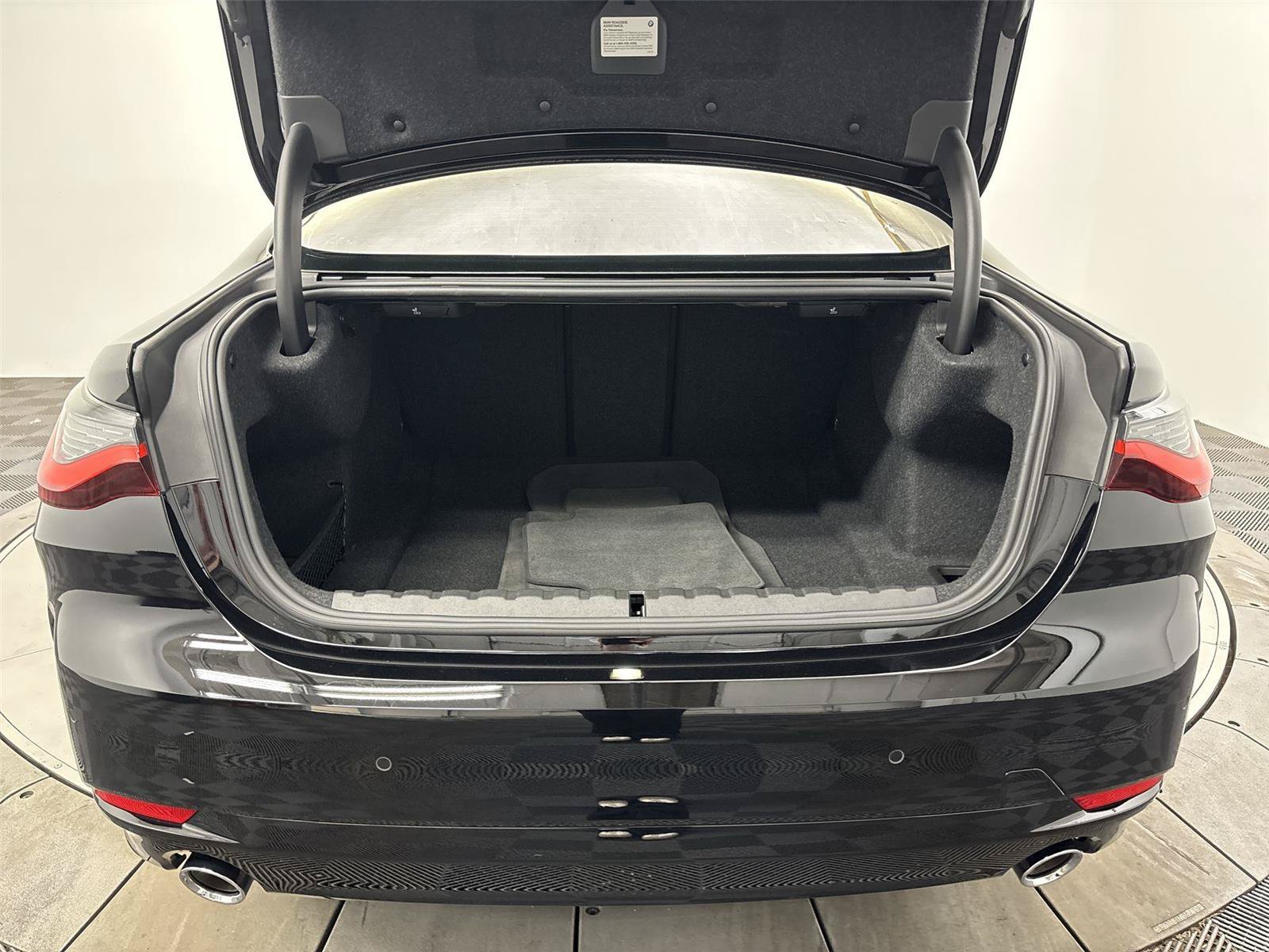 Used 2024 BMW 430i Coupe w/ Premium Package RWD image 21